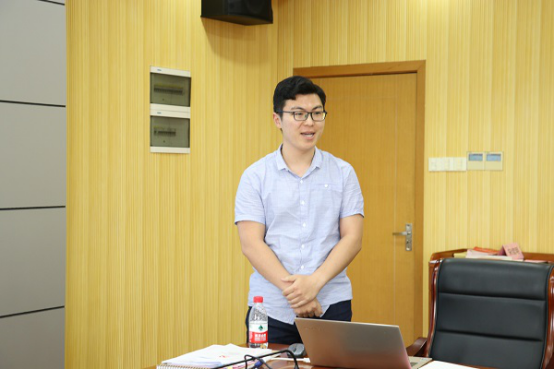 禁漫
春季学期基层党建工作研讨会暨第四次党支部书记例会召开647.png